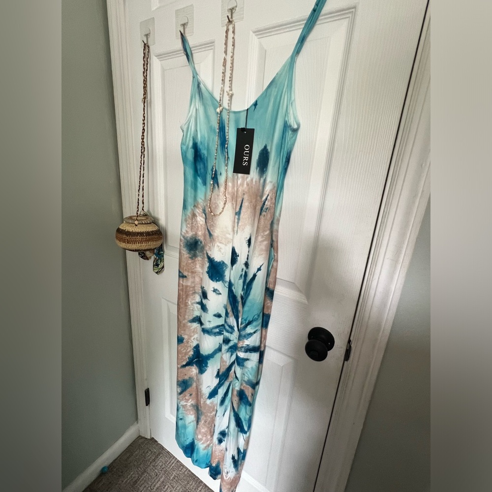 Cute tie dye dress with pockets. NWT - Picture 2 of 3